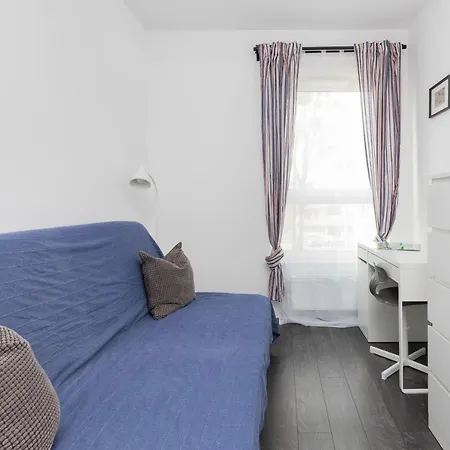 Deluxe Sucha By Renters 아파트
