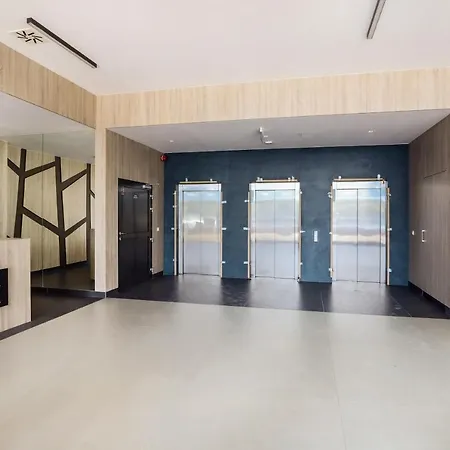 Deluxe Sucha By Renters 아파트